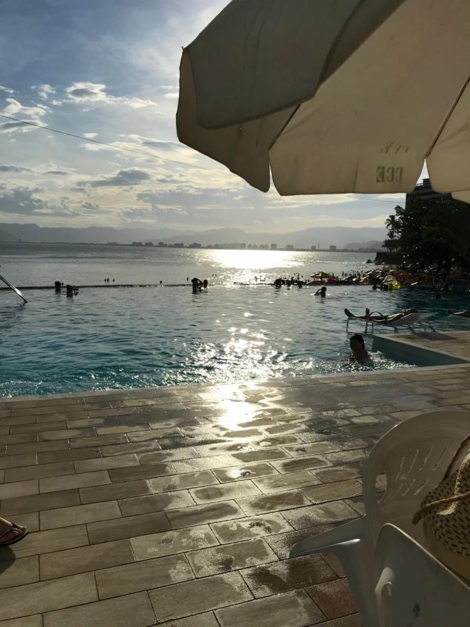 Apartamento Pe Na Areia Frente Para O Mar E Piscina Na Prainha Caraguatatuba Zewnętrze zdjęcie